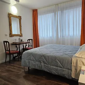 Aparthotel Victoria Royal Garden, Como